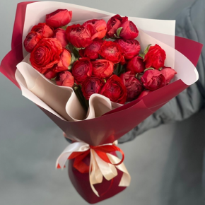 Букет из 21 красного ранункулюса в Щелково
