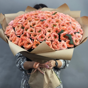 Букет "Персик" из 101 махровой розы Риджентс парк (60 см) в Щелково