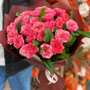 Букет из 25 махровых пионовидных роз Риджентс парк  (60 см) в Щелково