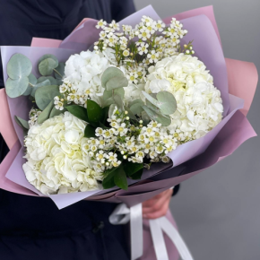 Букет "Суприм" из гортензий и хамелациума в Щелково