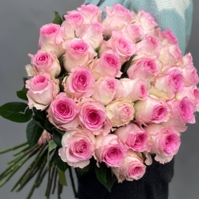 Букет 25 пионовидных роз Эквадор (60 см) в Щелково
