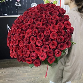 Букет 101 красная роза (70 см) в Щелково