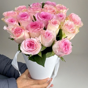 Букет из 21 розы Кения в конусе в Щелково