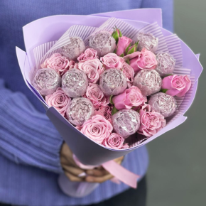 Букет из шоколадных пионов и кустовых роз в Щелково