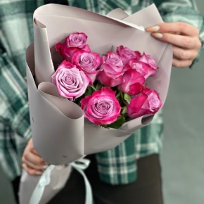 Букет "Сесилия" из 9 фиолетовых роз кения (40 см) в Щелково