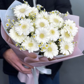 Нежный букет из гербер и ромашек в Щелково