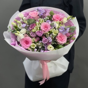 Букет "Хлоя" из альстромерий, кустовых роз, ароматных маттиол, эустом и махровых роз в Щелково