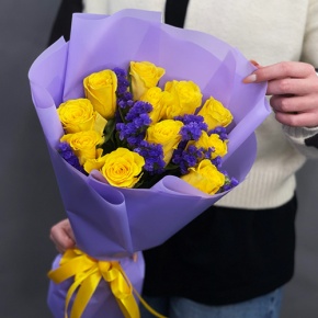 Букет "Лейкерс" из лимонных роз и статицы в Щелково