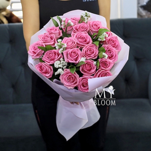 Букет из 21 розовой розы Аква (50 см) в Щелково